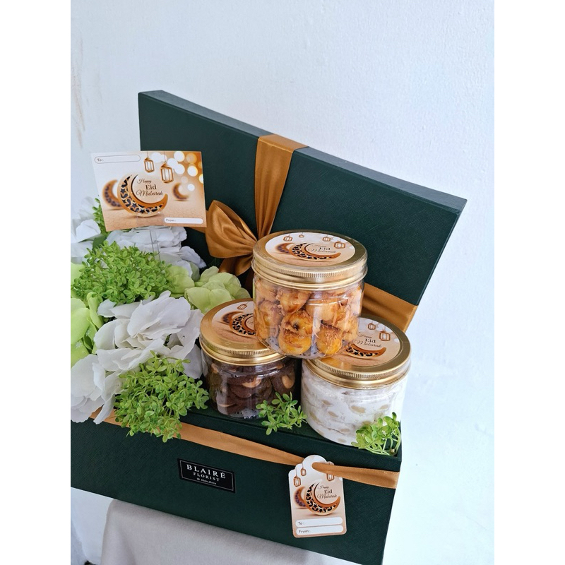 

RAMADHAN HAMPERS KARANGAN BUNGA DAN KUE KERING | BINGKISAN LEBARAN HARI RAYA IDUL FITRI BUNGA EID MUBARAK KADO | SET KUE KERING NASTAR PUTRI SALJU