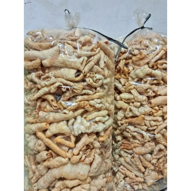 

Krupuk kulit sapi asli buat gudeg