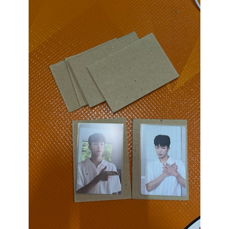 

(Isi 30 pcs) Yellow board packing photocard standar