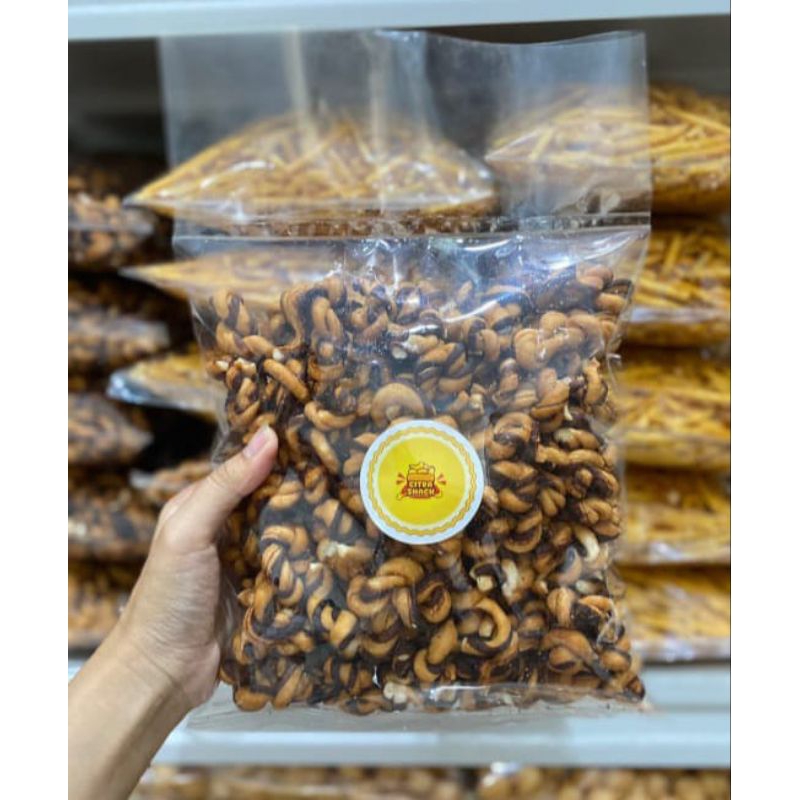 

Kue Pluntir 500gr rasa gurih dan manis
