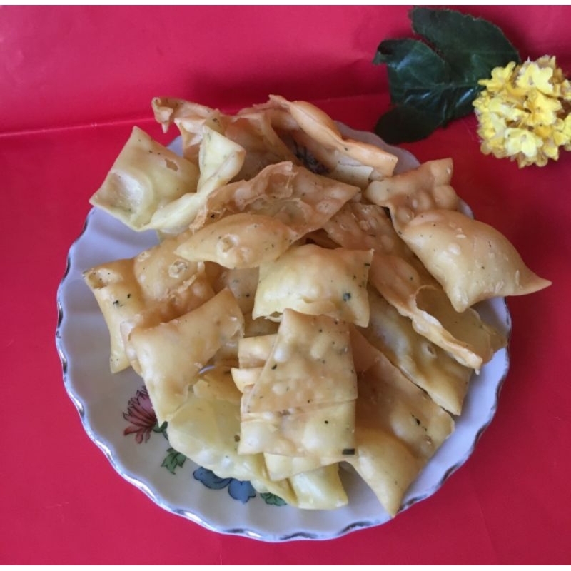 

KERIPIK PANGSIT ORIGINAL 1/4 KG