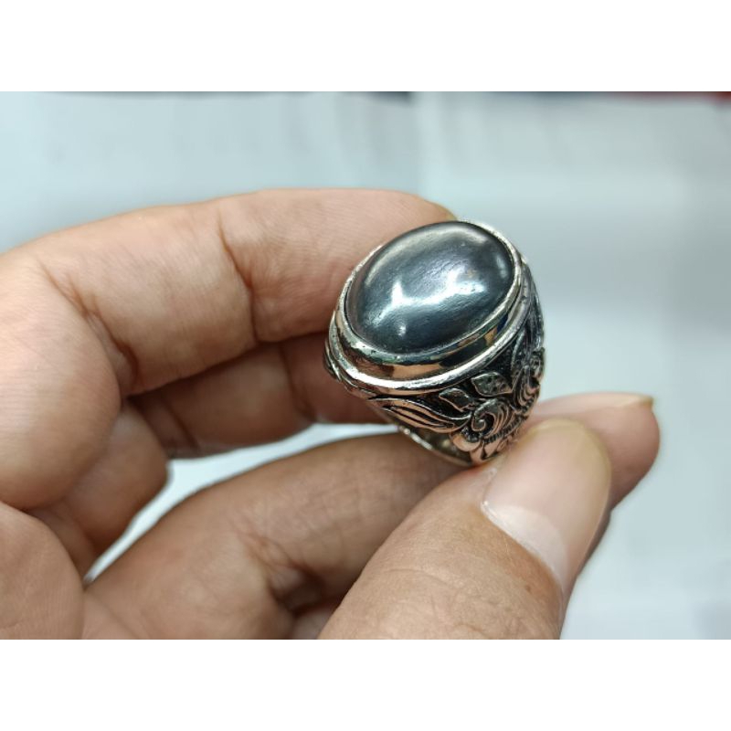 cincin batu badar besi hitam