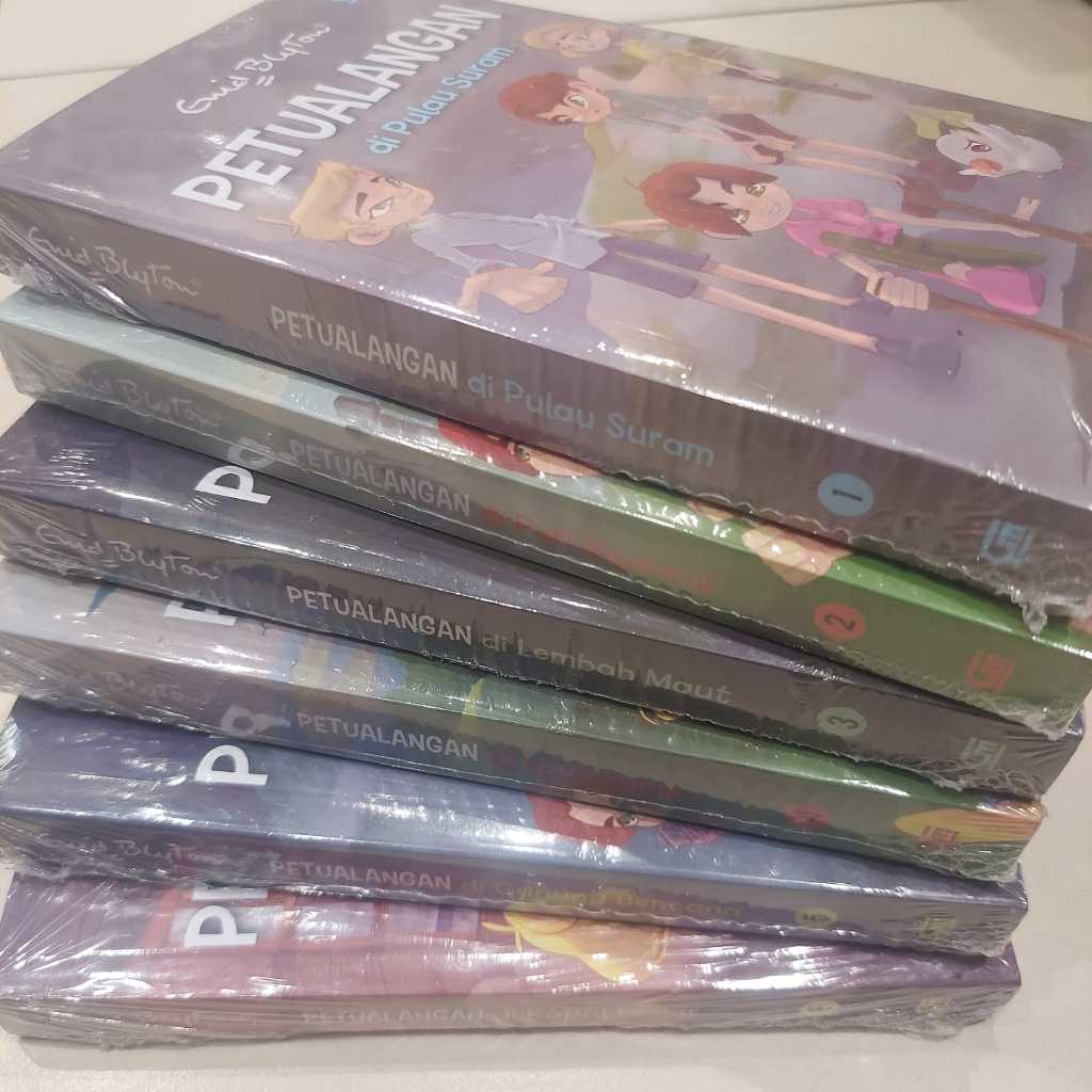 Petualangan by Enid Blyton