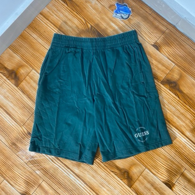 CELANA PENDEK GUESS HIJAU BOTOL SECOND