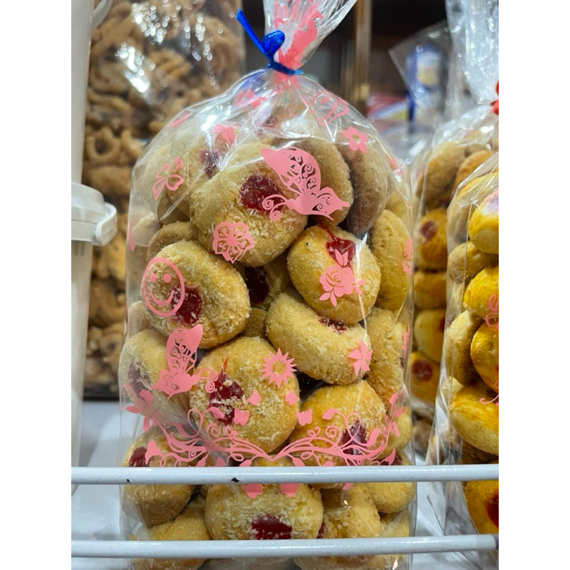

ANEKA MAKANAN RINGAN SPESIAL LEBARAN KUALITAS TERJAMIN BERAT 265-500 GRAM (free bubble wrap dan kardus )