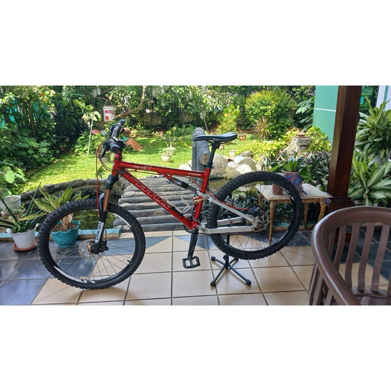 Sepeda Bekas MTB Merek Titus - Viyata RaceX, Double Suspension