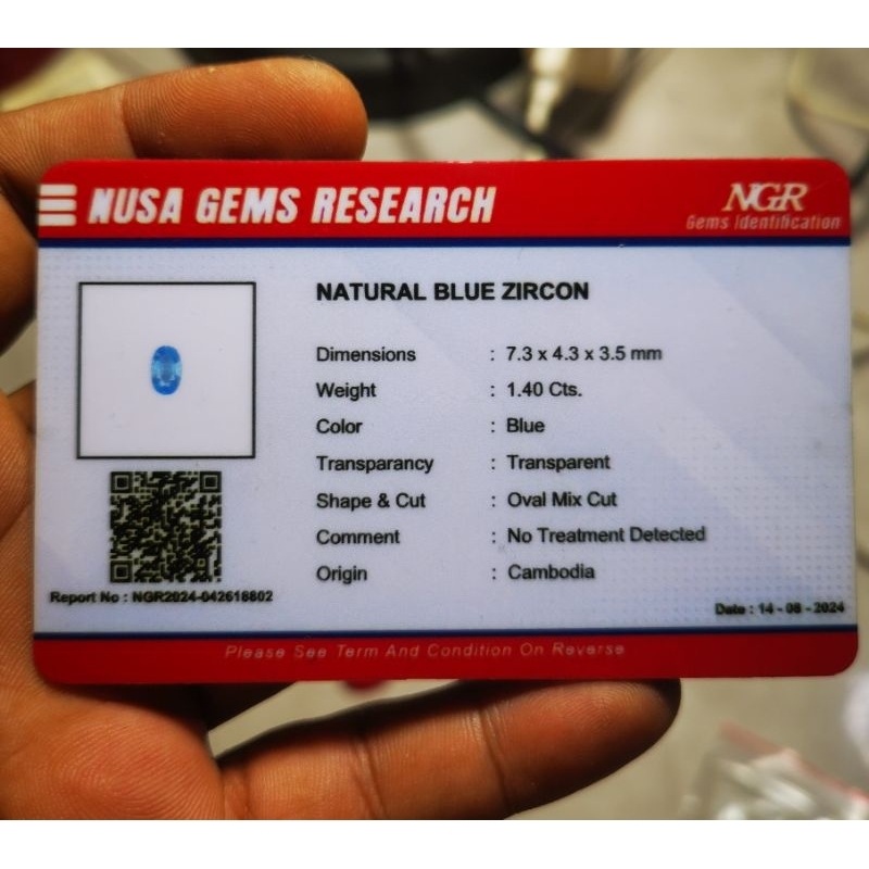Batu permata natural blue zircon
