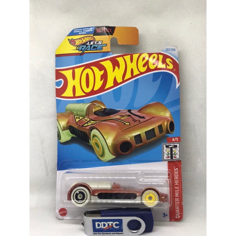 Hot Wheels Retro active glow in the dark red