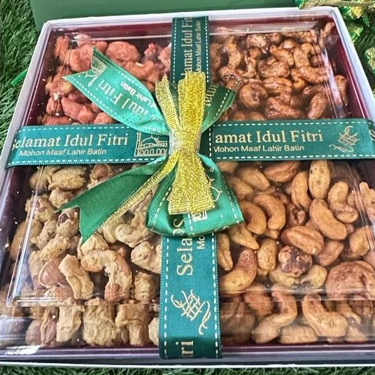 

Hampers Kacang Mede Matang Premium Toples Sekat 4 Edisi Idul Fitri Lebaran Kacang Mete