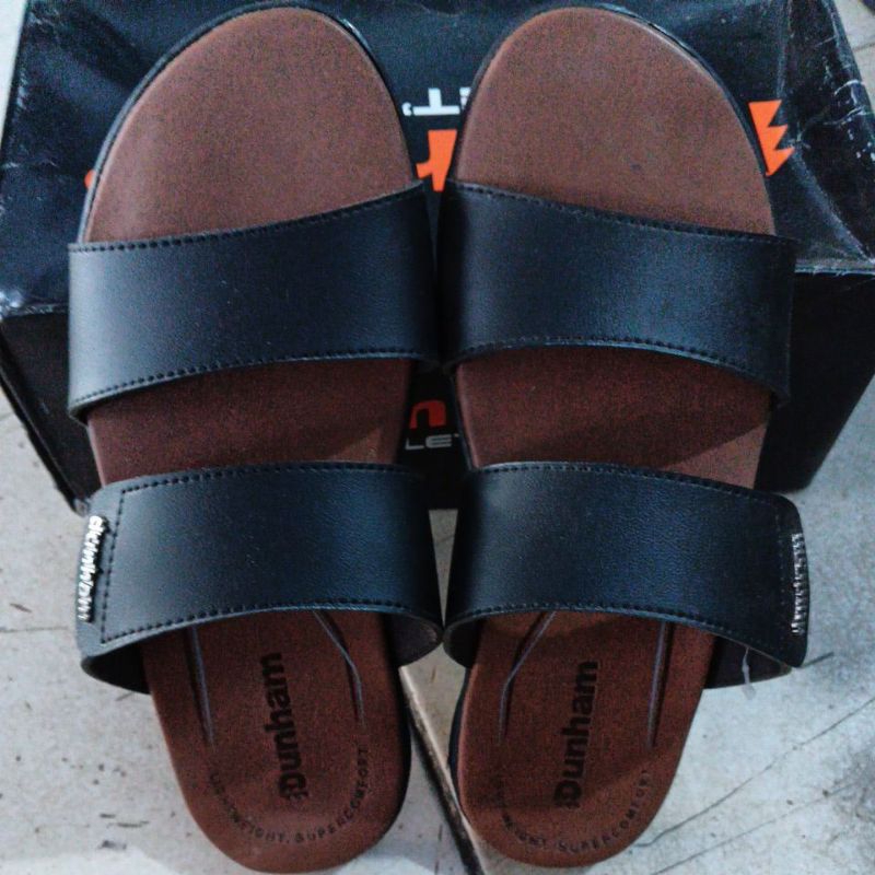 Sandal pria DUNHAM