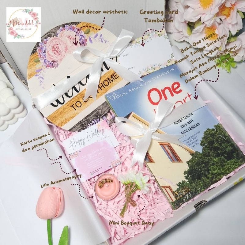 

Hampers Kado Pernikahan|Wedding Gift|Ukuran Box 25X25X5cm