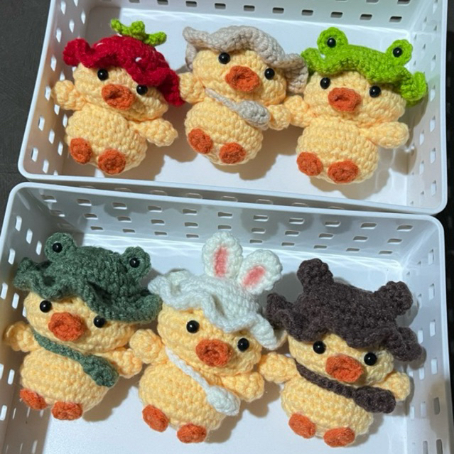 CROCHET KEYCHAIN DUCK WITH HAT