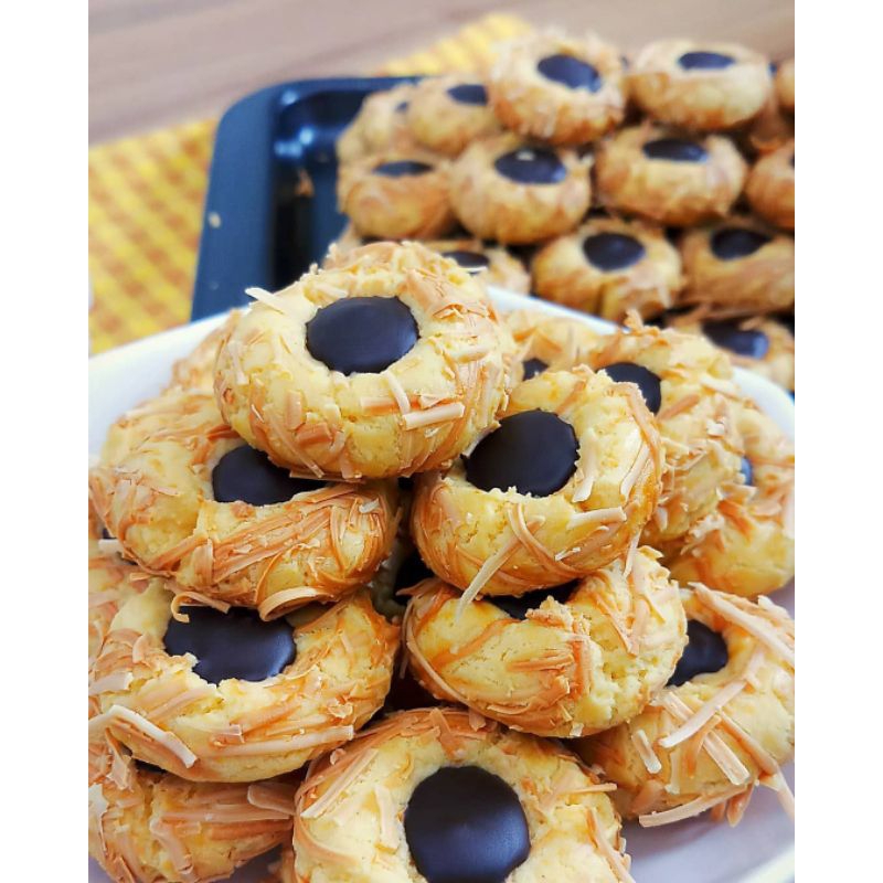 

kue kering thumbprint cokelat