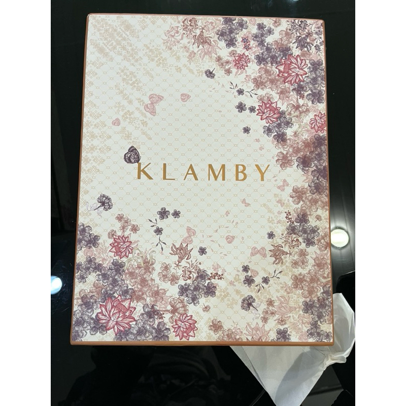 

Hardbox KLAMBY Motif (include card & sampul pembungkus baju)