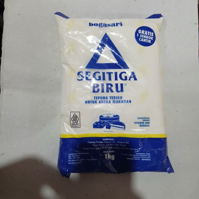 

Tepung Terigu Segitiga Biru 1 kg