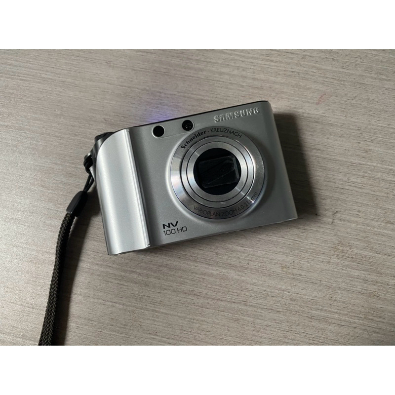 Kamera Samsung NV 100 HD