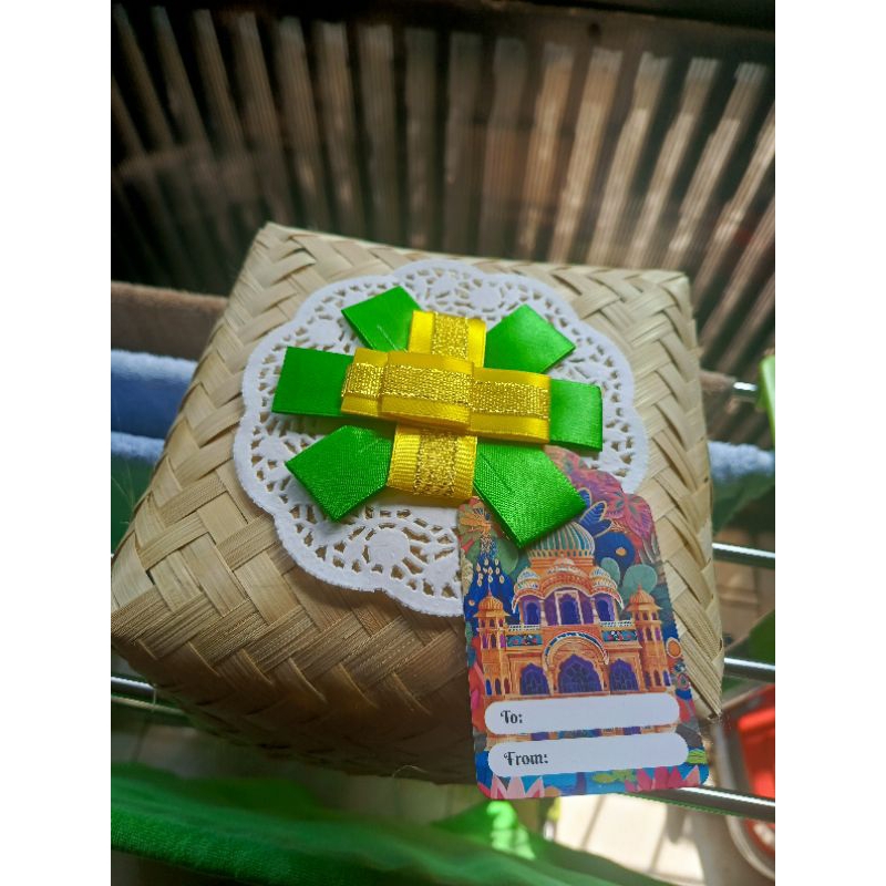 

Hampers Pempek Lengkap - Isi Pempek Tenggiri, Cuko Hitam & Kartu Ucapan Spesial