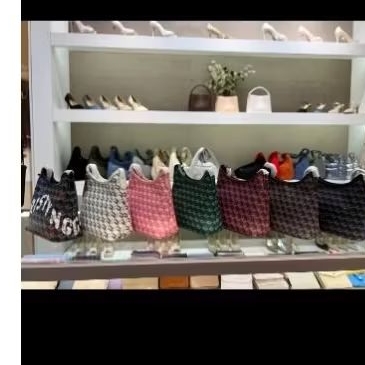 Alesso mini Christy Ng