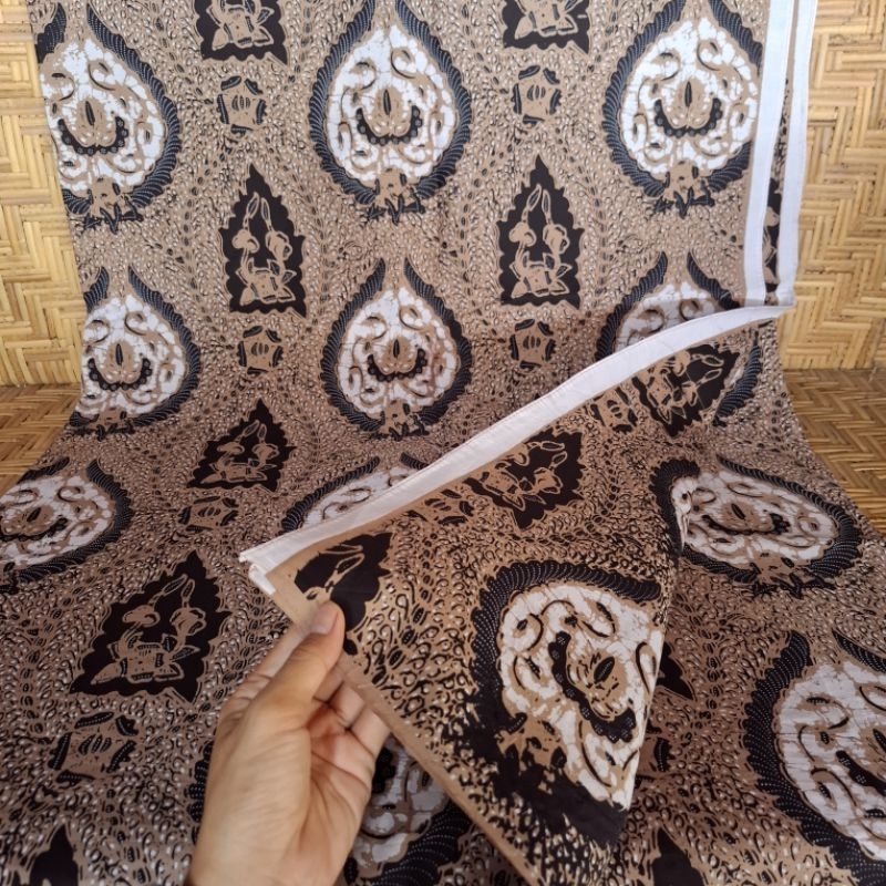 Kain Jarik Rok Wiru Batik Klasik Solo Lawasan Krem Pastel Bokor Kencono Bledak Putih Dagel Bawahan K