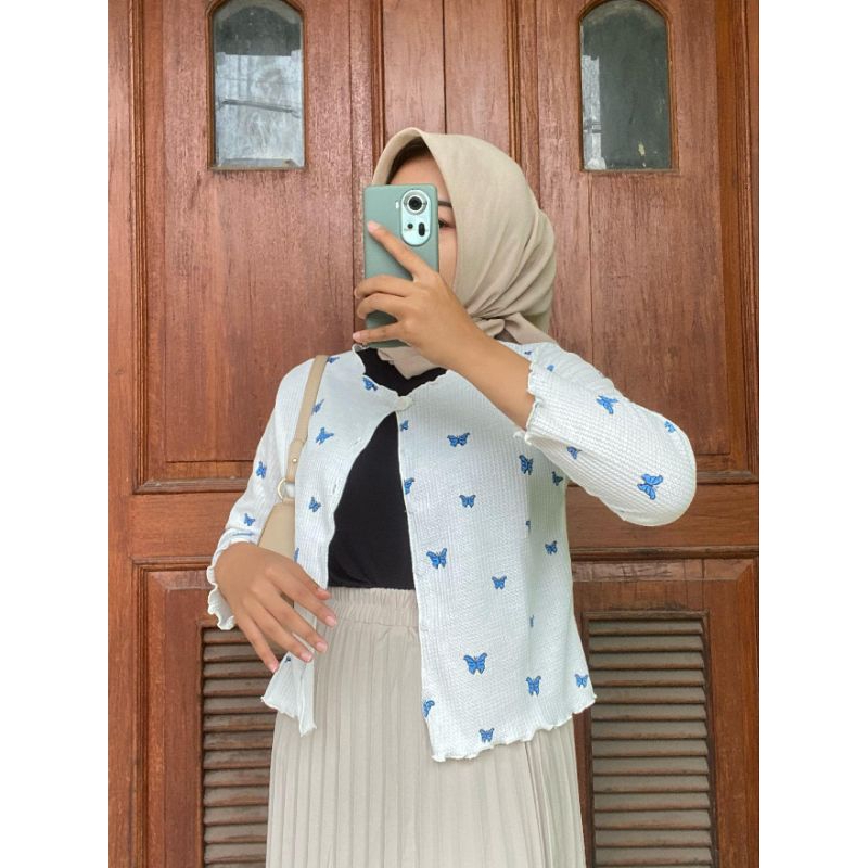Cardigan Crop Rajut Wafer Motif Kupu Kupu