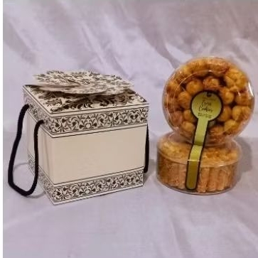 

Hampers Kue Kering Lebaran 2 toples 500 gram