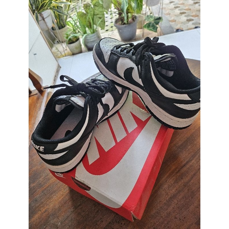 sepatu nike panda