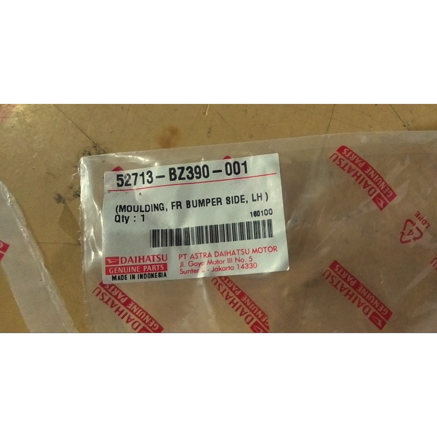 Cover Foglamp Kiri Lobang Sigra 2019