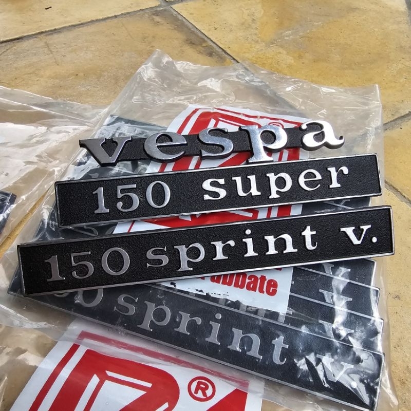 EMBLEM VESPA SUPER SPRINT BOMISA EMBLEM DEPAN BELAKANG VESPA SUPER SPRINT BOMISA DETAIL ORIGINAL