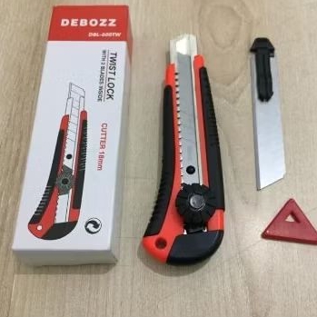 

Cutter Besar Debozz L-600 / DBL-600TW 18mm Free Refill 2pc