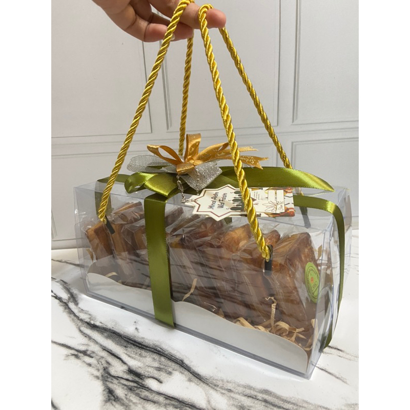 

HAMPERS LEBARAN IDUL FITRI TAS MIKA GABIN TAPE PREMIUM