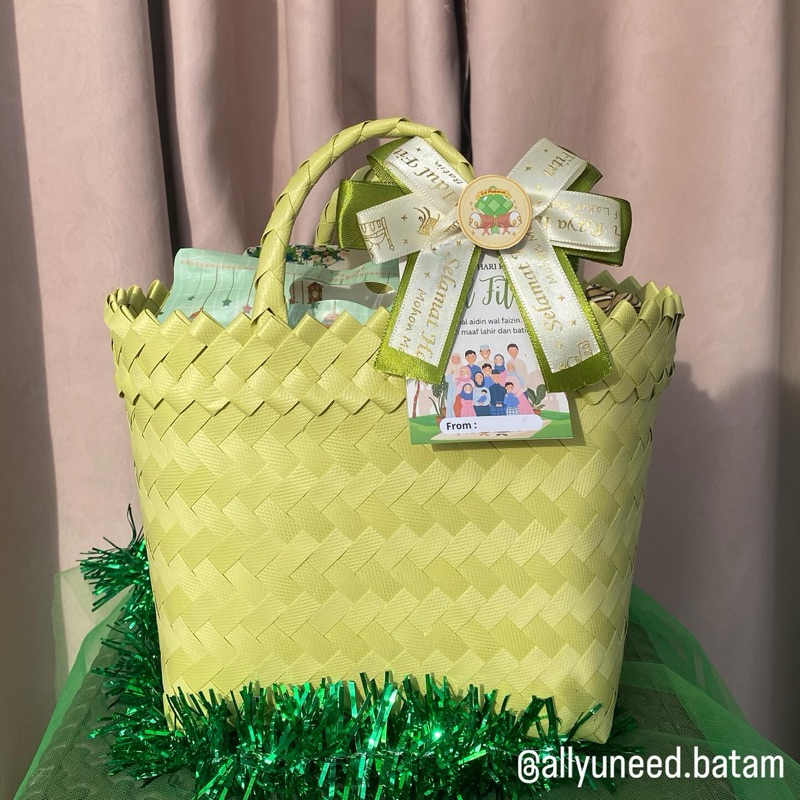 

hamper tas anyaman idul fitri