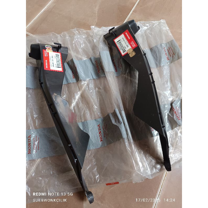 64400-KVL-N00 cover sambungan sayap dalam supra x125 batman original AHM