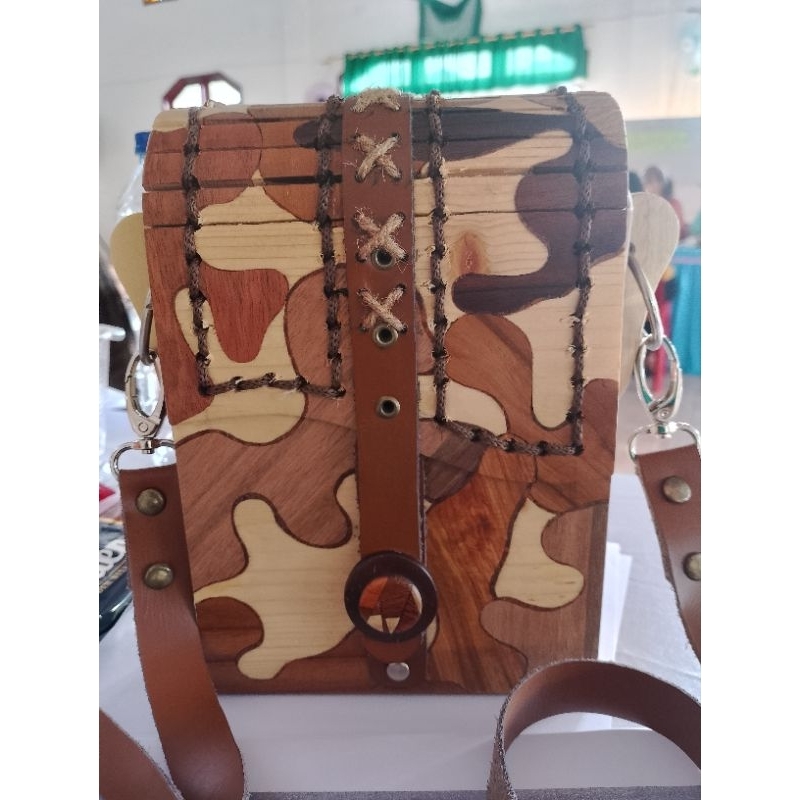 Tas Kayu Batik - Handmade Elegan dan Unik