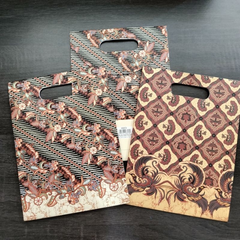 

Paper bag batik tas kertas