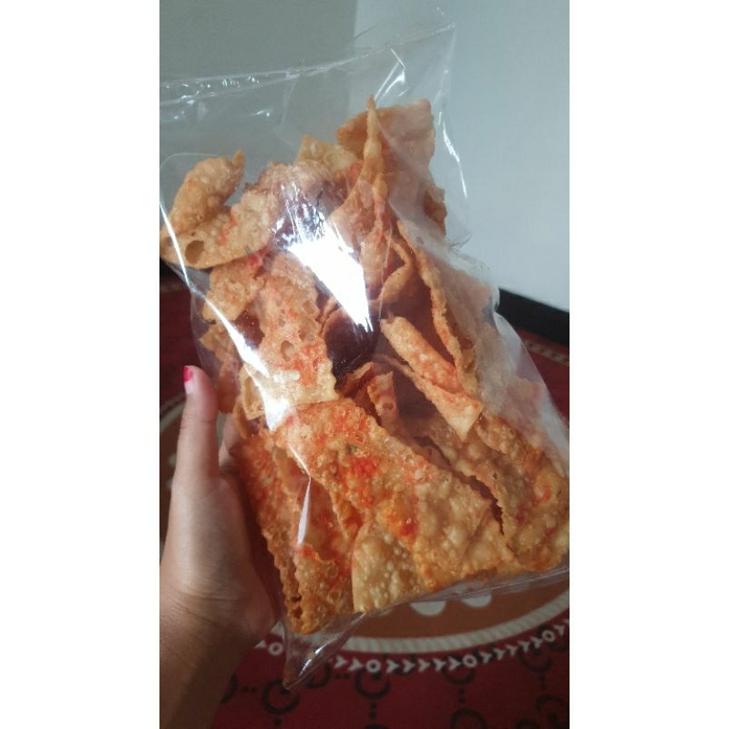 

keripik pangsit bawang original balado super pedas