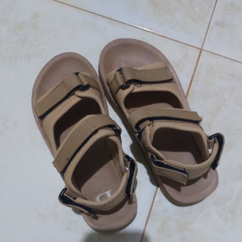 Preloved Sandal Berrybenka