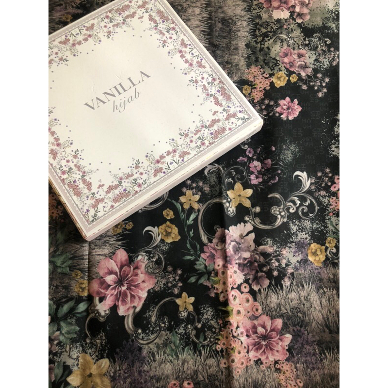 Preloved Vanilla Hijab Scarf