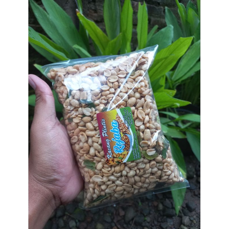 

Kacang plintis rawit goreng aroma daun jeruk