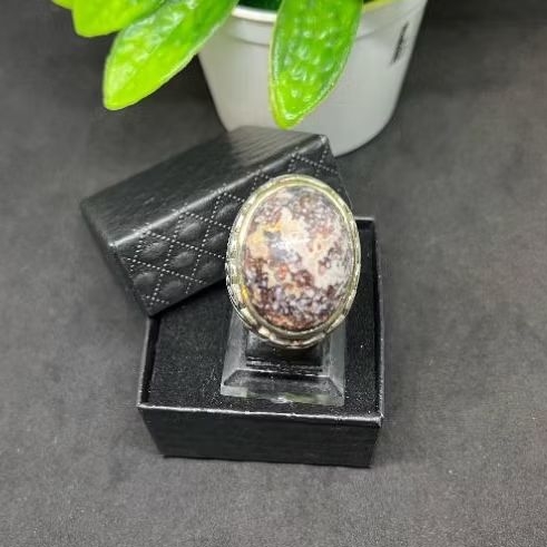 batu akiik telur kodok