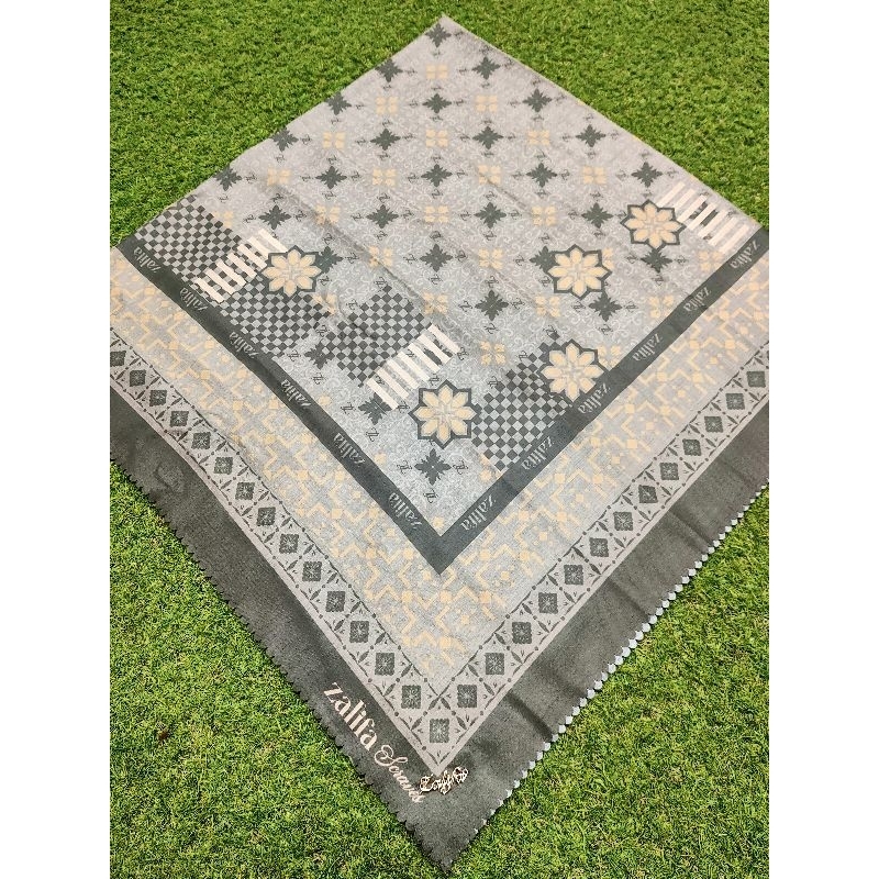 Zalifa Hijab Segi Empat Naira Series. Naira Hijab Segi Empat