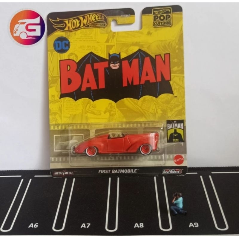 Hot wheels premium first batmobile batman