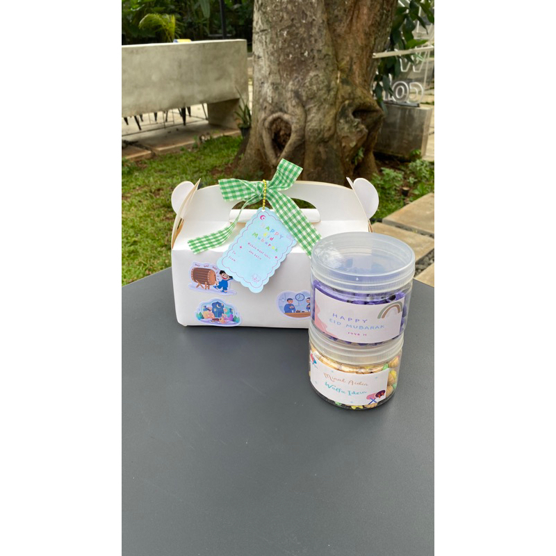 

HAMPERS BOX B (Isi 2 snack/ kue kering)