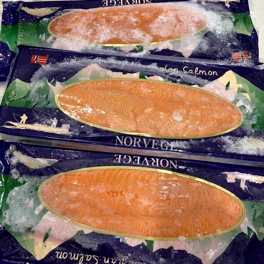 

Smoked Salmon Norwegian / Ikan Salmon Asap