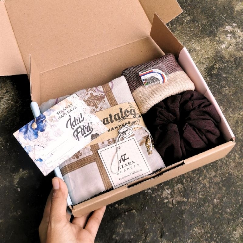 Kado Cewek Hampers Hijab Jilbab Segiempat Motif Azara Termurah