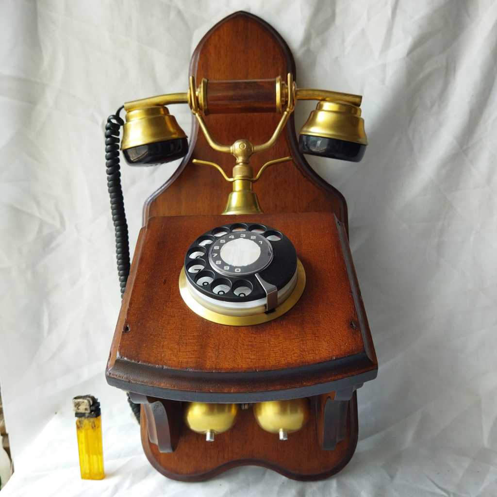 Pajangan Vintage Telepon Dinding Kayu Kuningan Italy