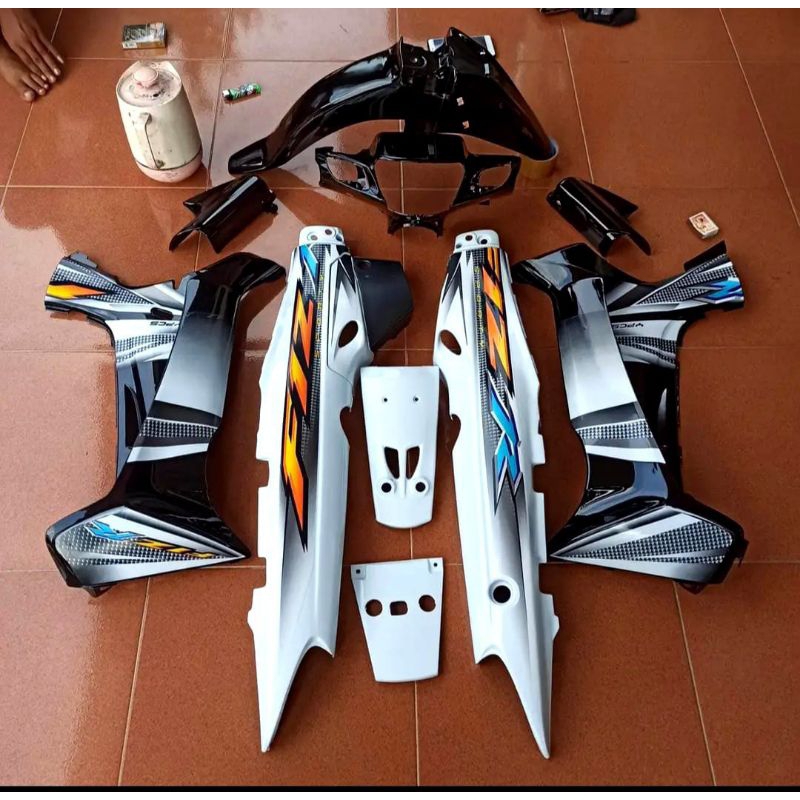 Cover body full set halus fiz r cover body samping fiz r full halus warna hitam putih