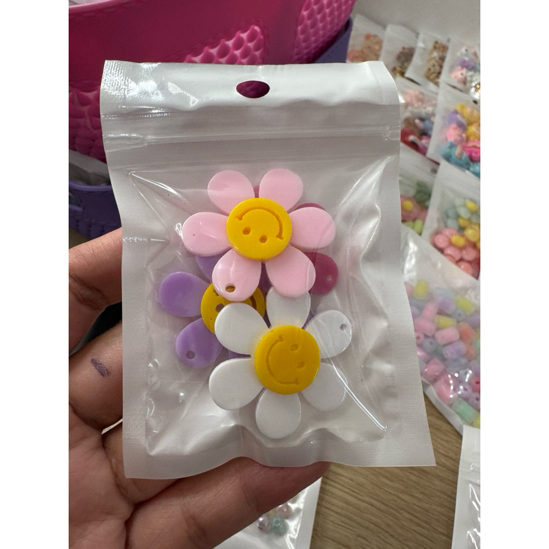 Manik Mote Bandul Bunga Smile