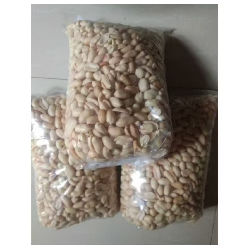 

Kacang Tanah Kupas Bersih 1/2 (Setengah) Kilo Kacang Kupas mentah Jumbo ukuran 25/29