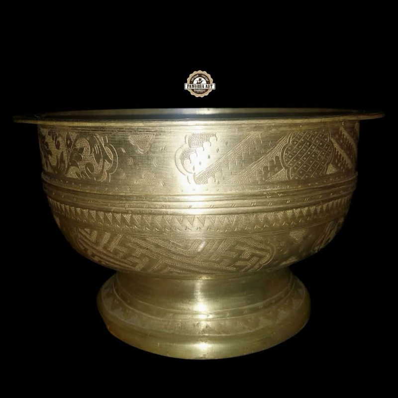 Bokor kuningan ukir lawas size BESAR ( B845 )