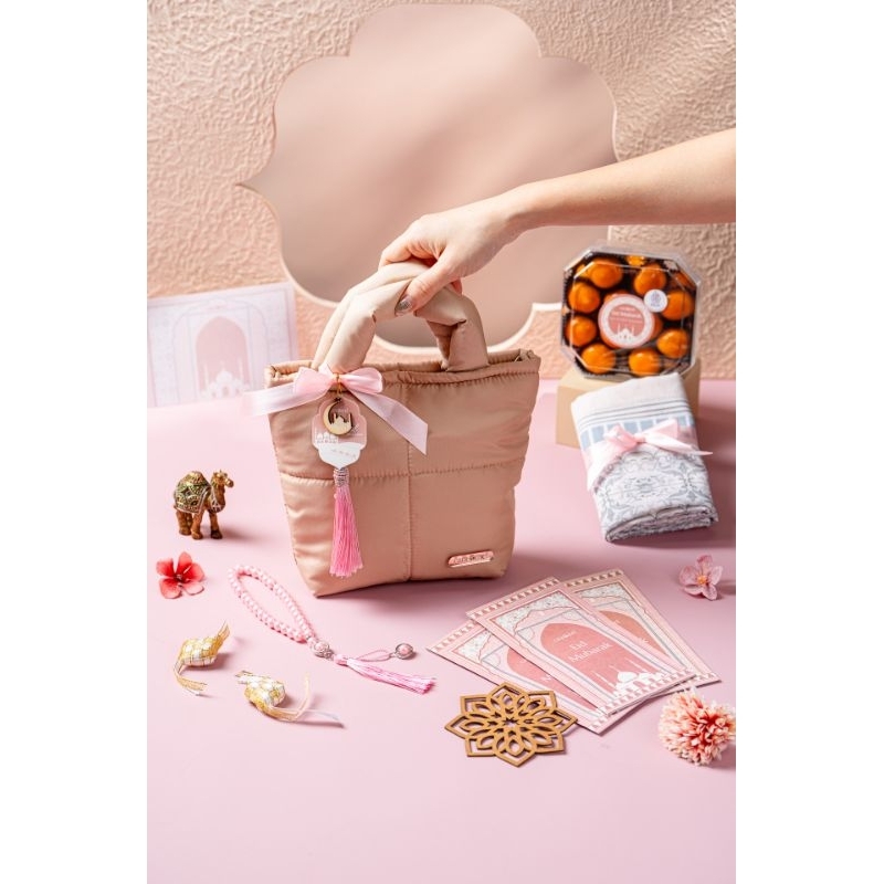 

Aliza Hampers by Caramelmedan Halal | Kue Kering Hampers Cookies Enak Cantik Bagus Mewah Hadiah Bingkisan Lebaran Raya Eid Mubarak Idul Fitri 2025 Medan